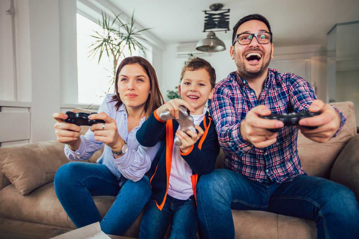 5 Educational Virtual Games That Bring Families Together