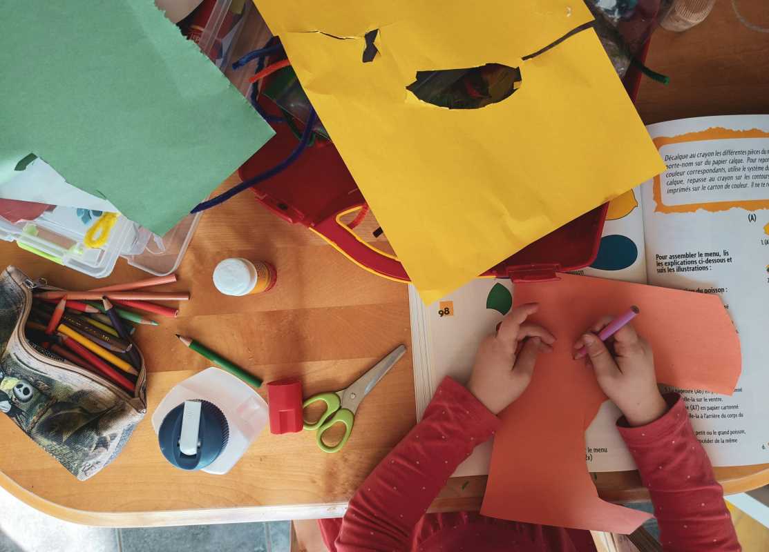 How to Make Homemade Gifts with Your Kids